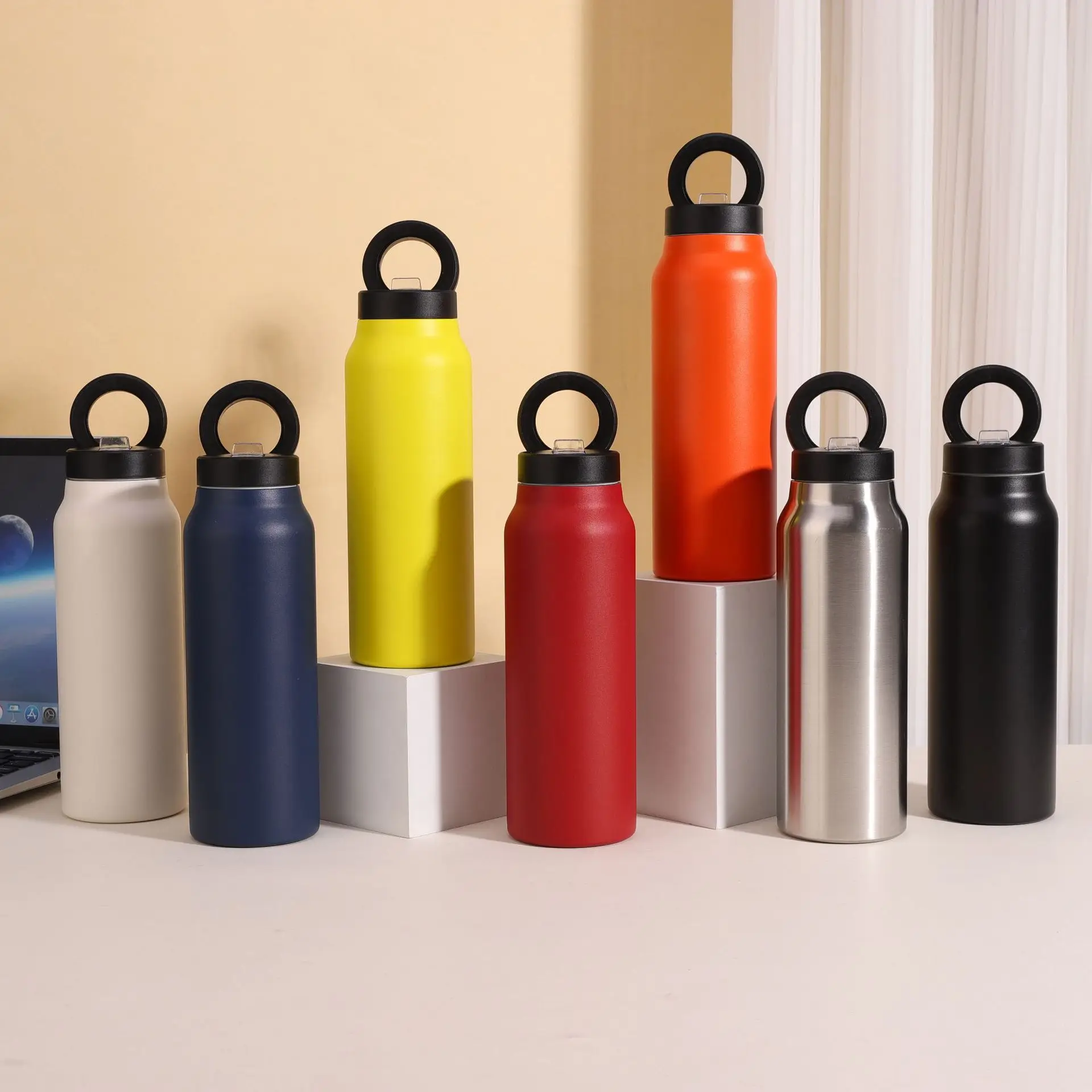 MagMount 24oz Phone-Stand Sports Flask